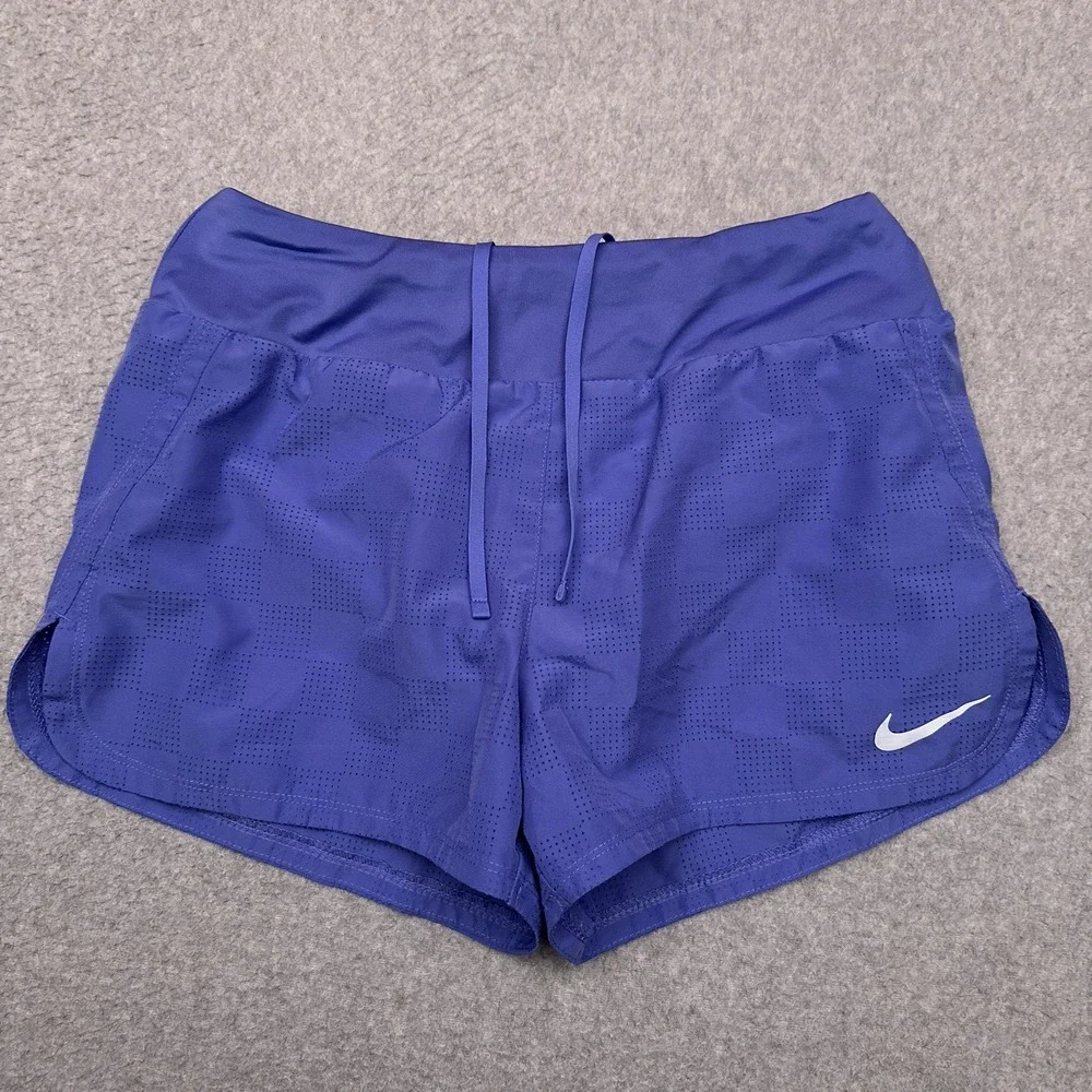 Nike Perforated 3